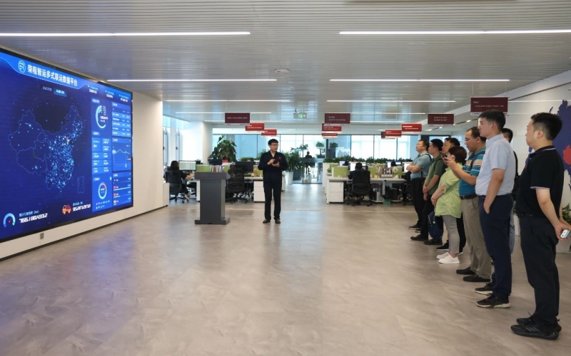 交通运输部科学研究院、中国交通报社相关领导到尊龙凯时人生就是搏集团调研座谈