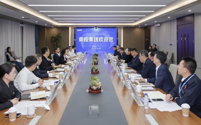 尊龙凯时人生就是搏集团董事会主席张荣华与中国能建北方区域总部党委书记、总经理邢巧英座谈交流